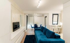 Irina'S Premier Properties At Seven Palms, Saturn